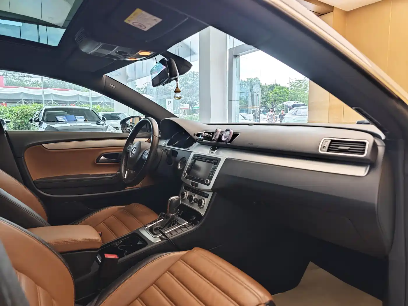 Volkswagen FAW-Volkswagen CC 2016 Model 1.8TSI Luxury фото 32