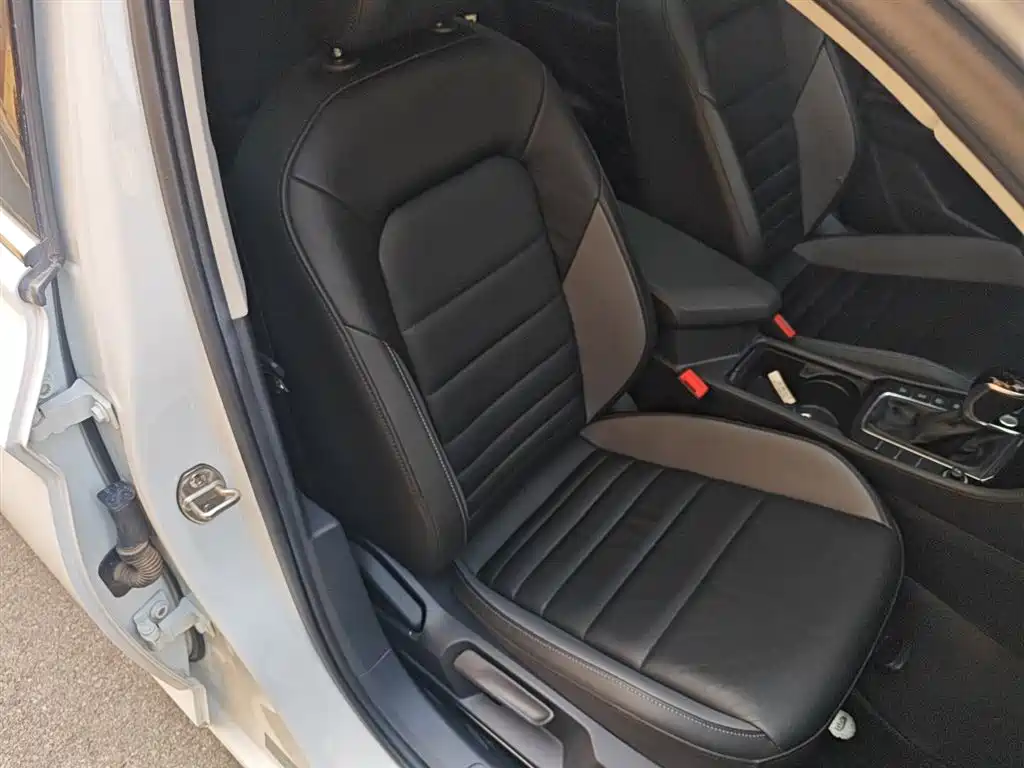 Volkswagen Sagitar 2021 280TSI DSG Comfort Smart Connect Edition фото 18