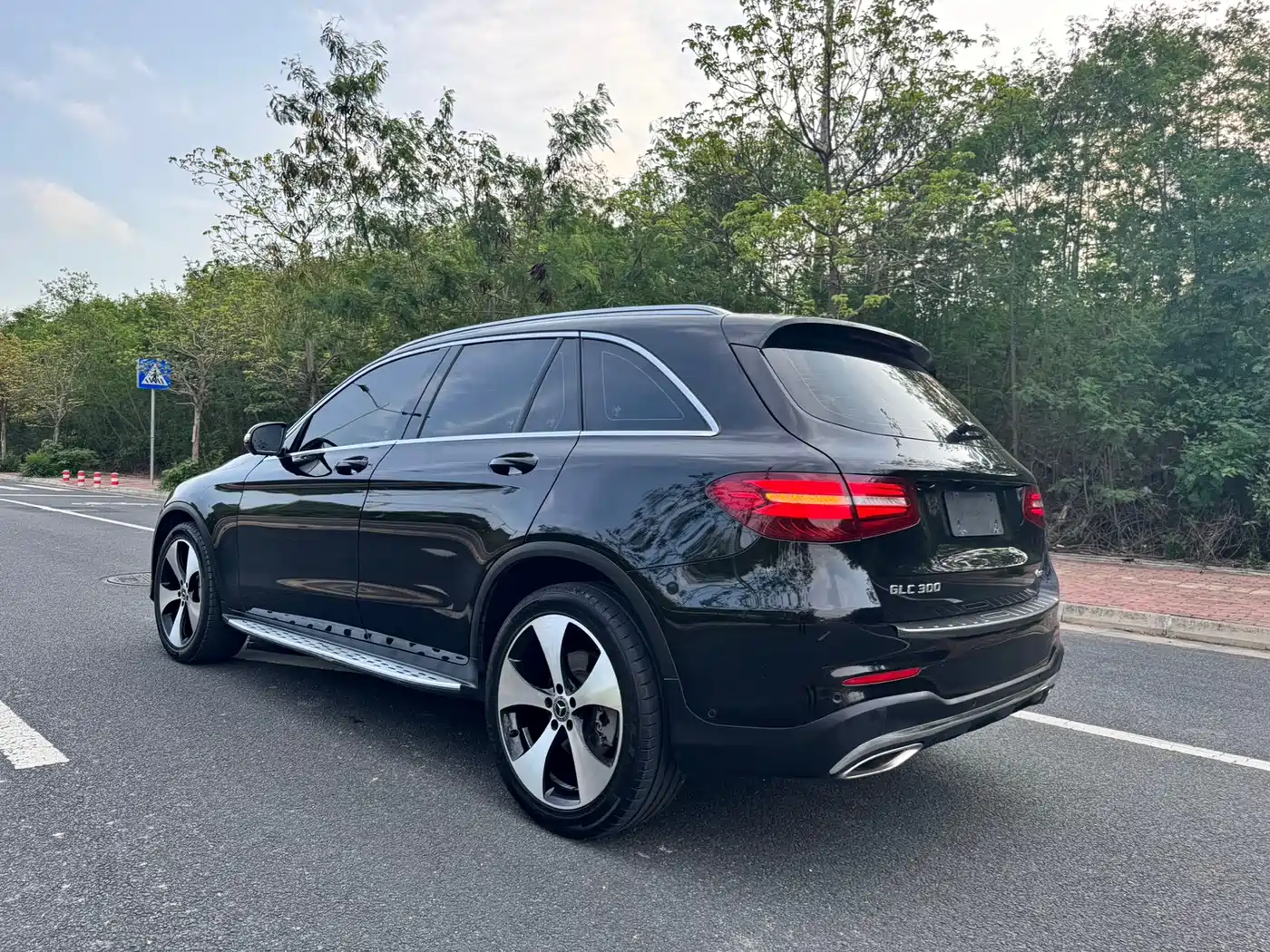 Mercedes-Benz GLC 2018 GLC 300 4MATIC Dynamic фото 13