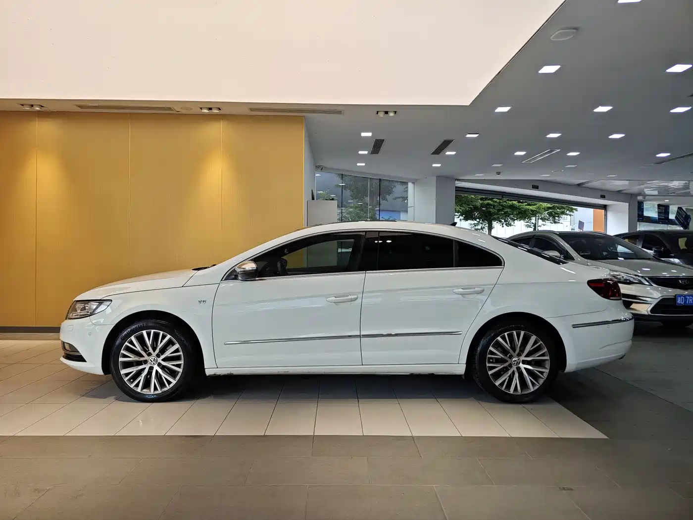 Volkswagen FAW-Volkswagen CC 2016 Model 1.8TSI Luxury фото 7