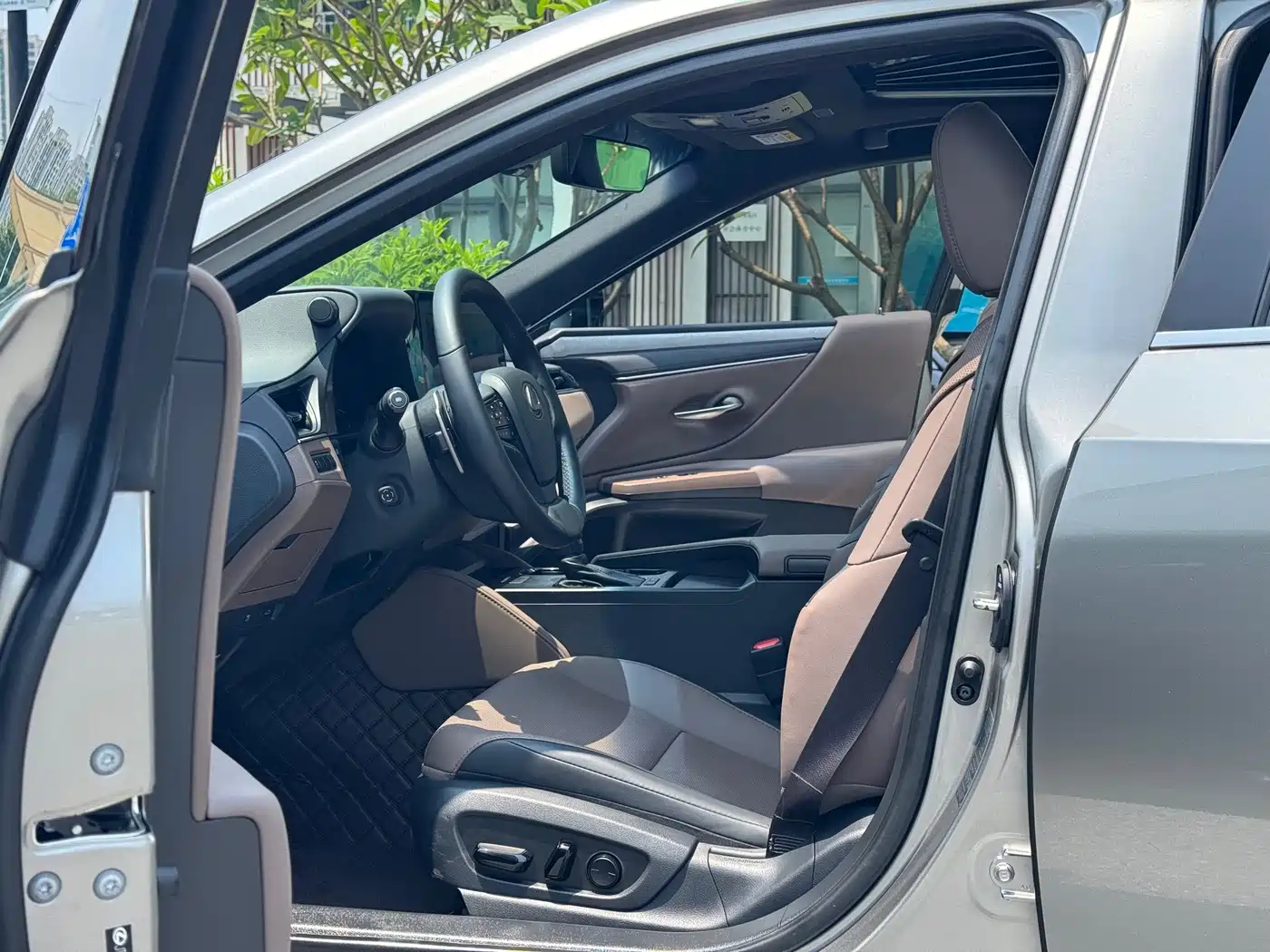 Lexus ES 2025 2025 300h Ultimate Edition