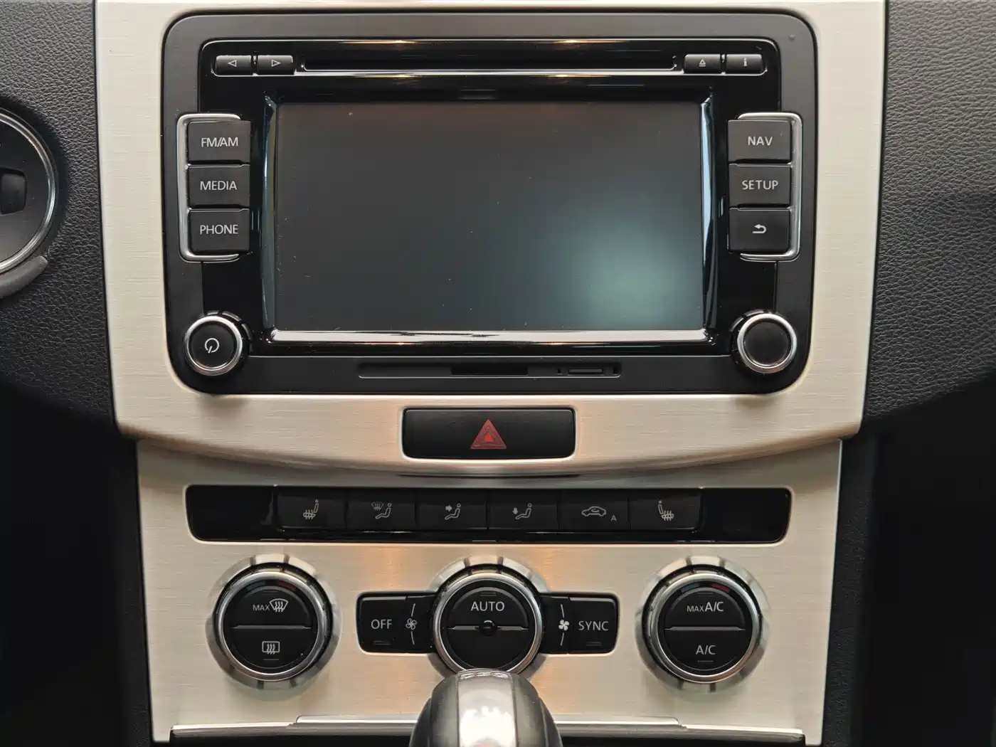 Volkswagen FAW-Volkswagen CC 2016 Model 1.8TSI Luxury фото 17