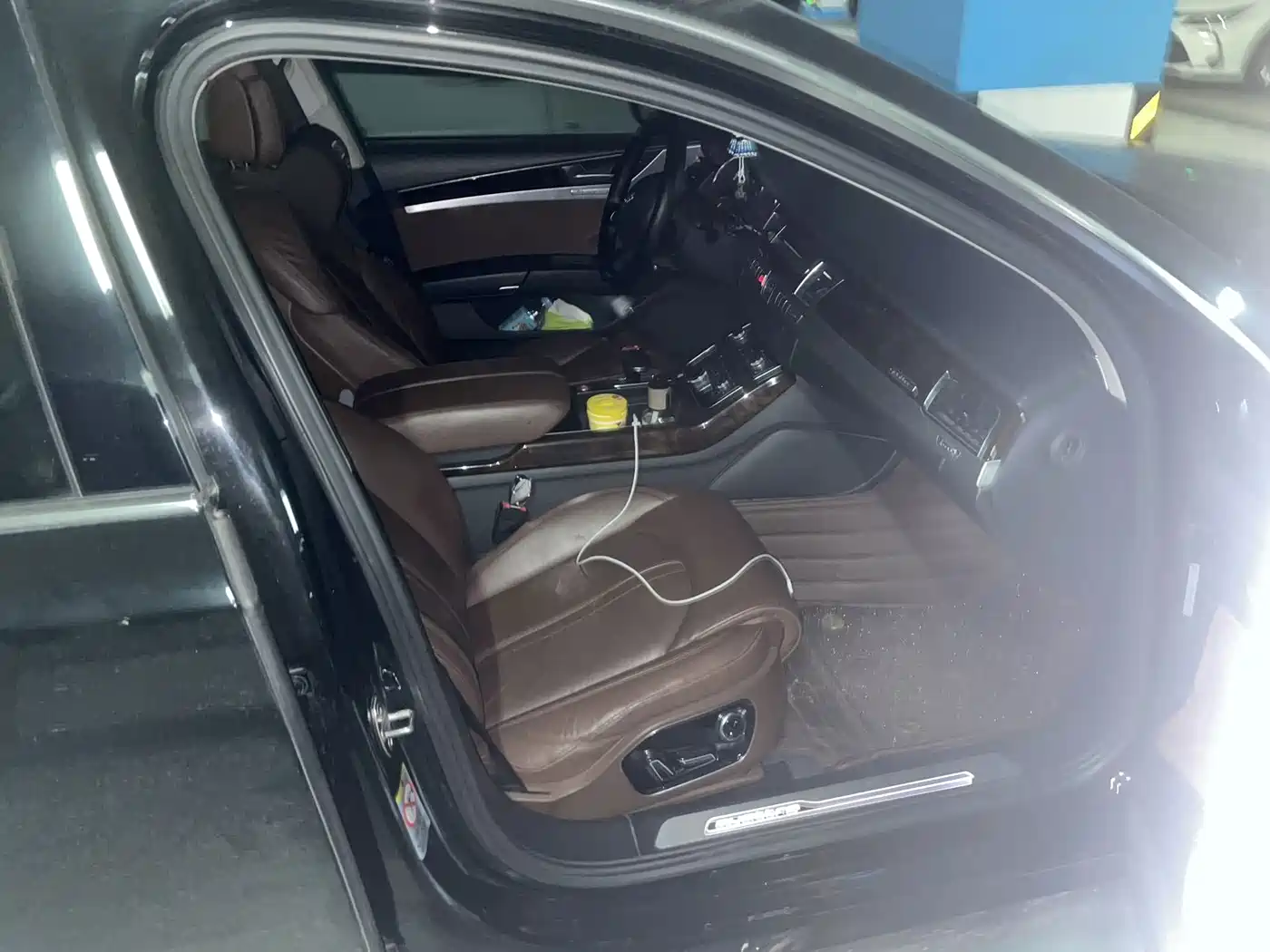 Фото 9 - Audi A8