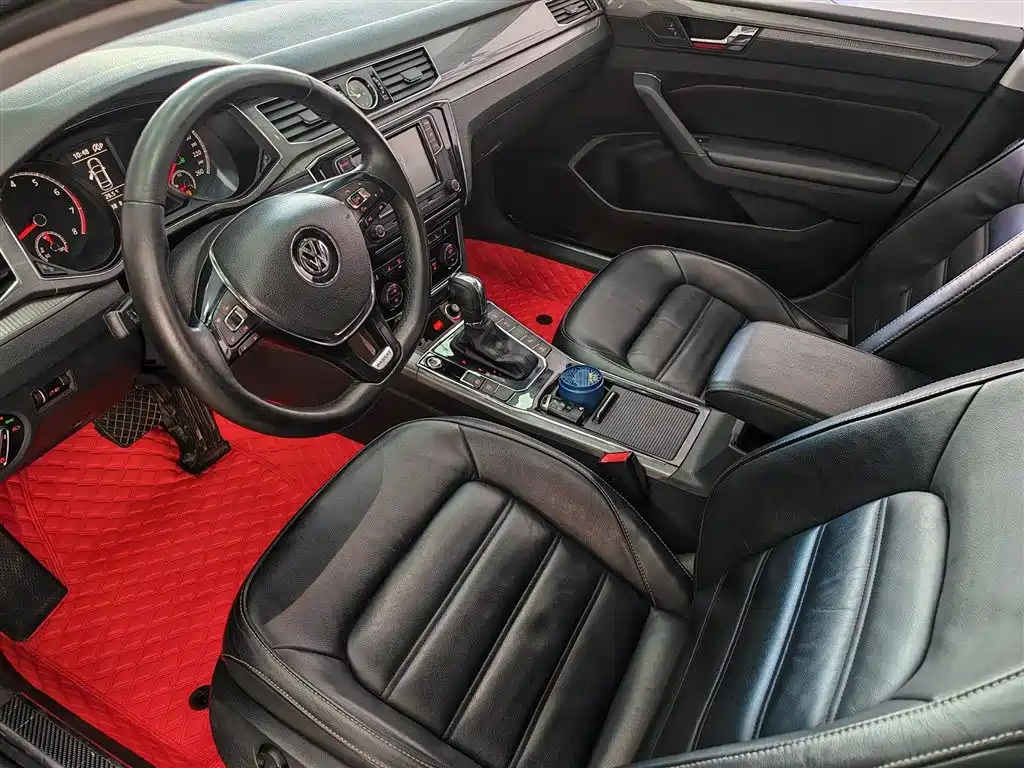 Volkswagen Passat 2017 330TSI DSG Prestige фото 9