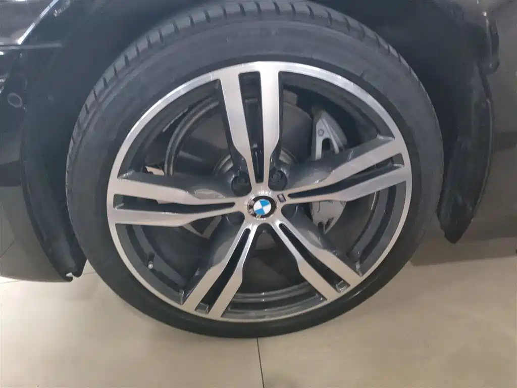 BMW 7 Series 2018 740Li xDrive Premium Type M Sport Package фото 25
