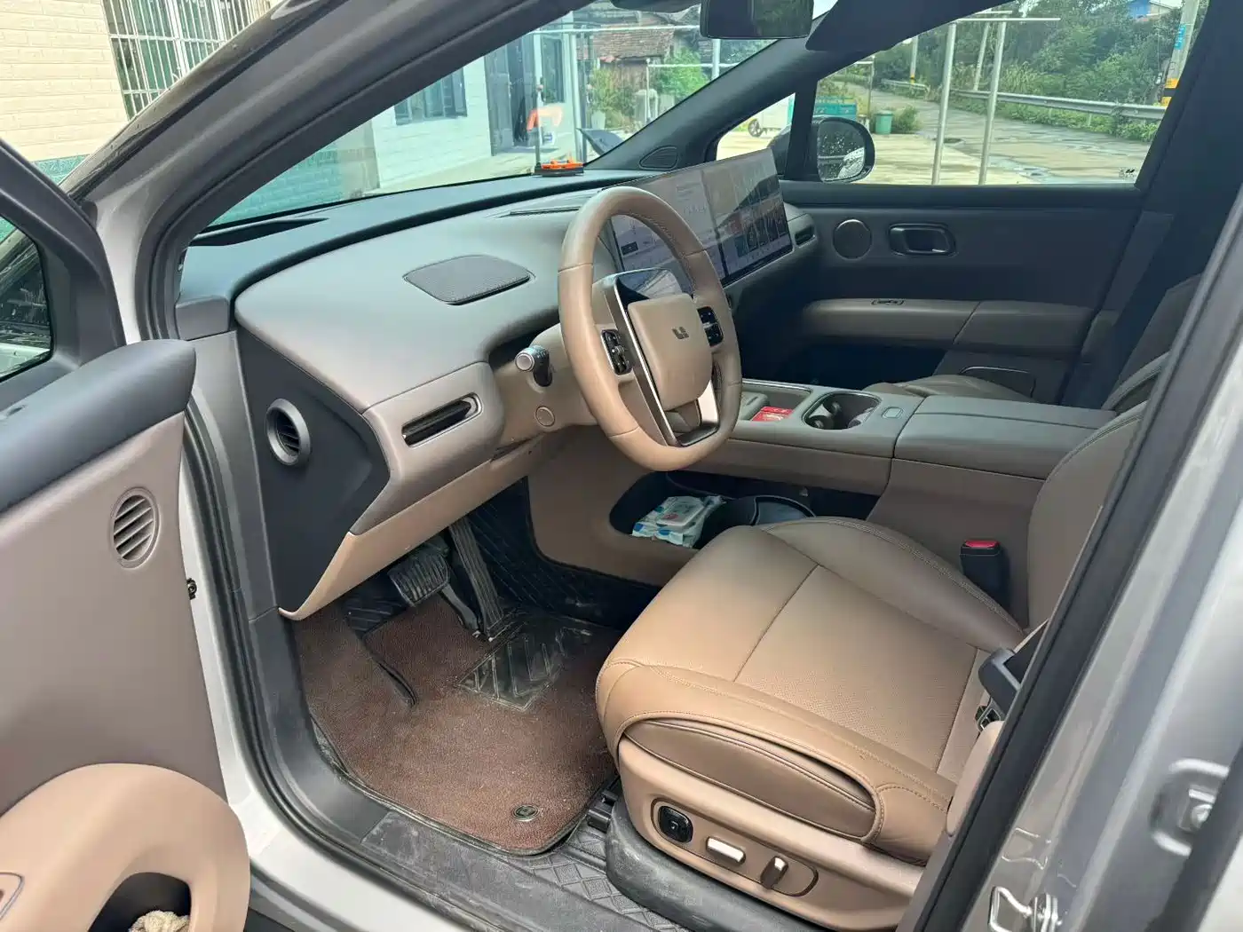 Li Auto i6 2026 2025 2WD Base Model