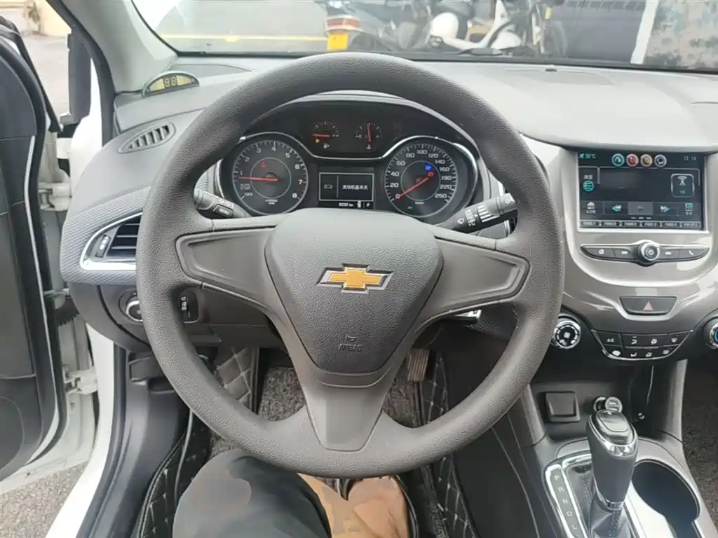 Chevrolet Cruze 2017 1.5L Automatic Pioneer Sunroof фото 11
