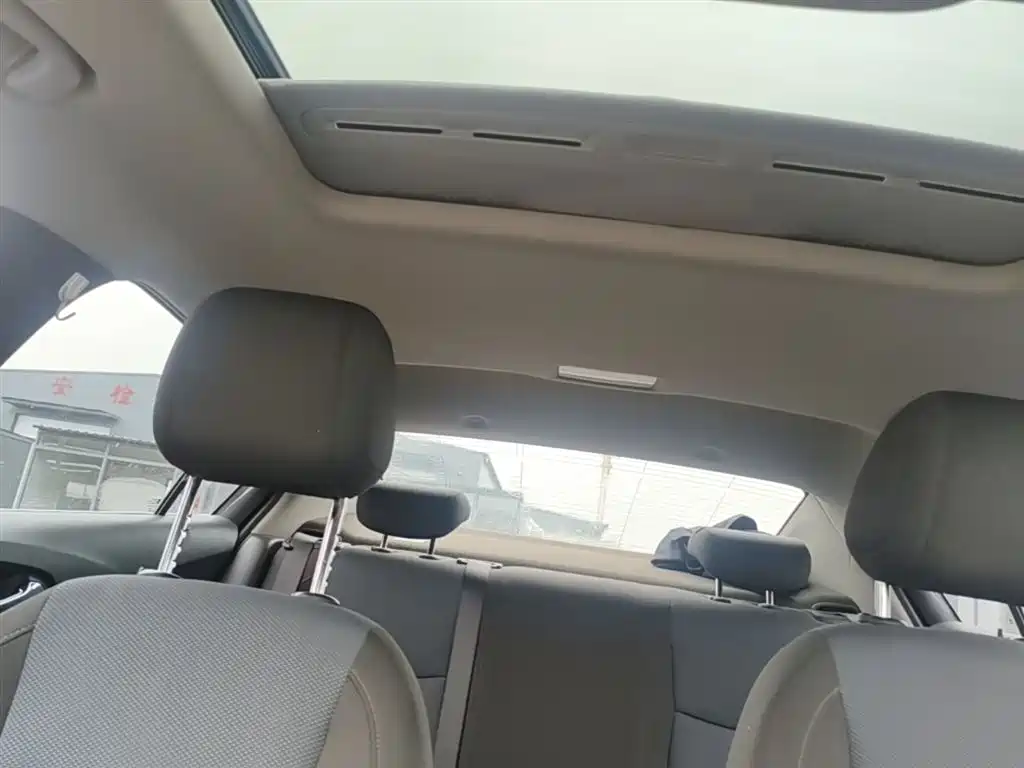 Chevrolet Cruze 2017 1.5L Automatic Pioneer Sunroof фото 18
