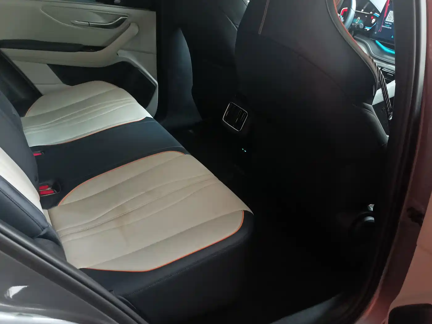 BYD Song PLUS PHEV 2021 DM-i 110KM Flagship PLUS фото 10