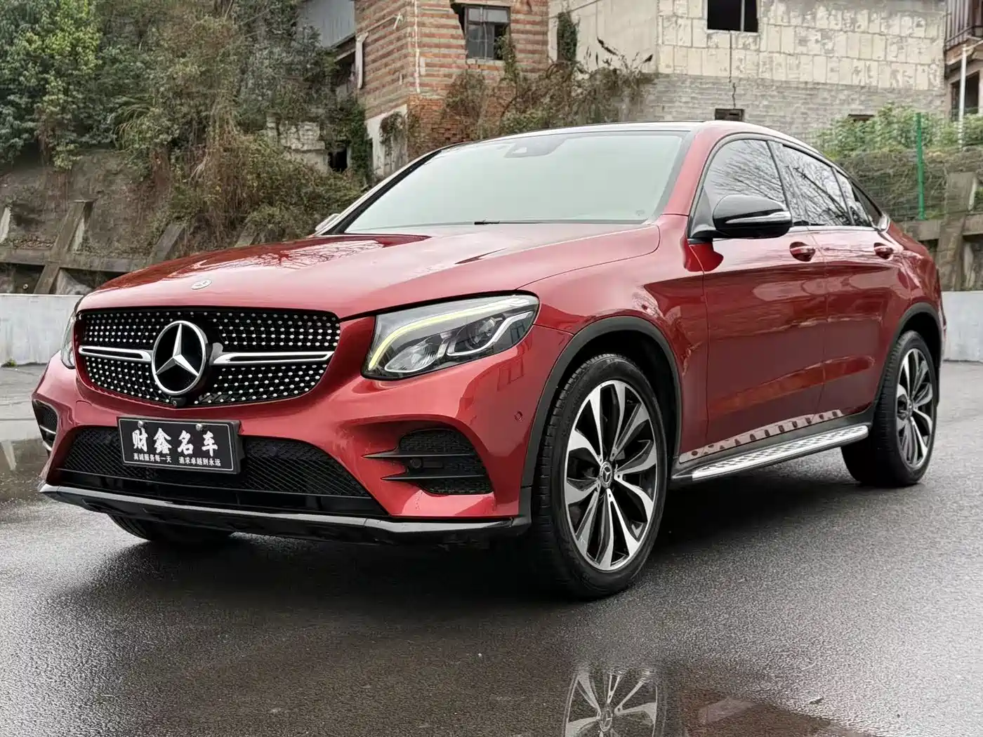 Mercedes-Benz GLC Coupe 2017 GLC 260 4MATIC Coupe SUV