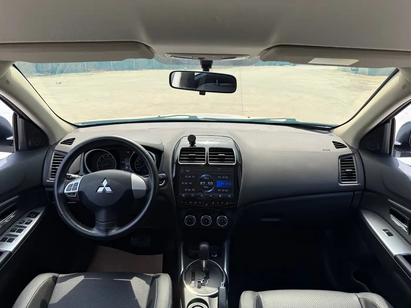 Mitsubishi ASX 2016 2.0L CVT 2WD Navigation Edition фото 8