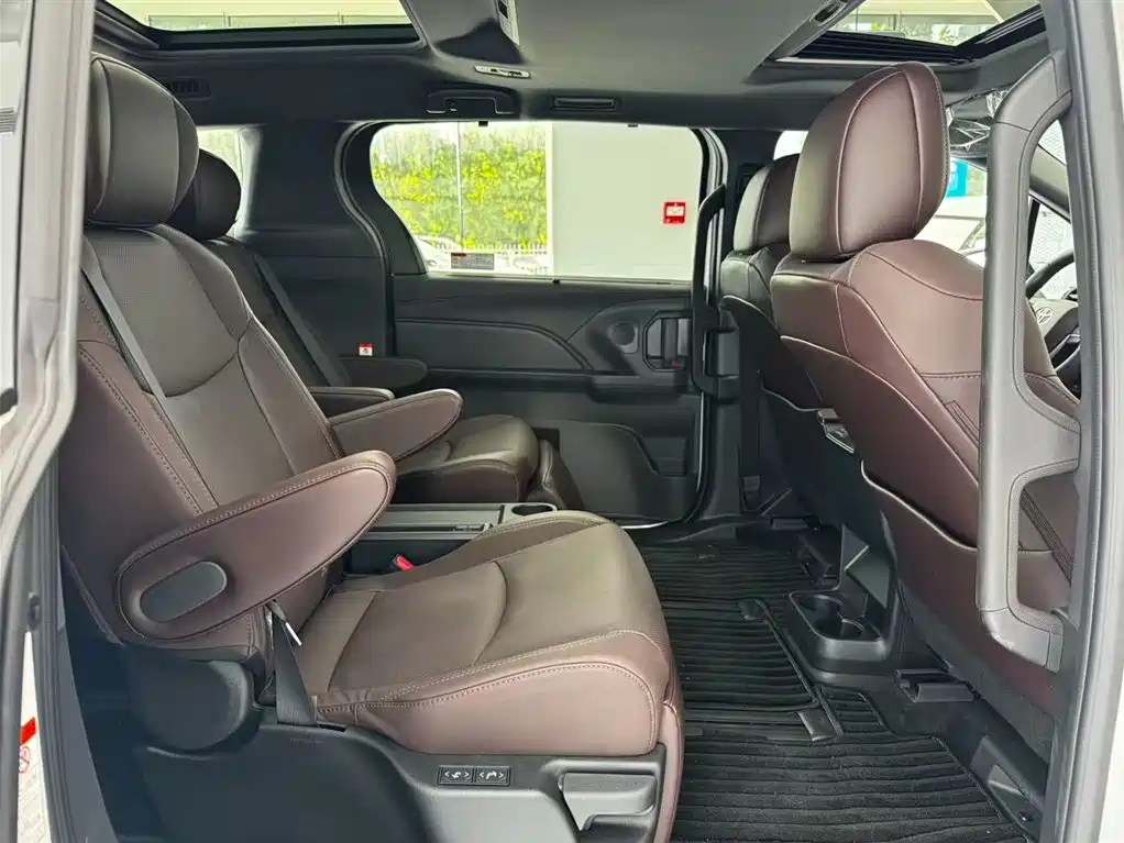 Toyota Granvia 2026 Model 2.5L Hybrid Prestige PLUS AWD Trim фото 14
