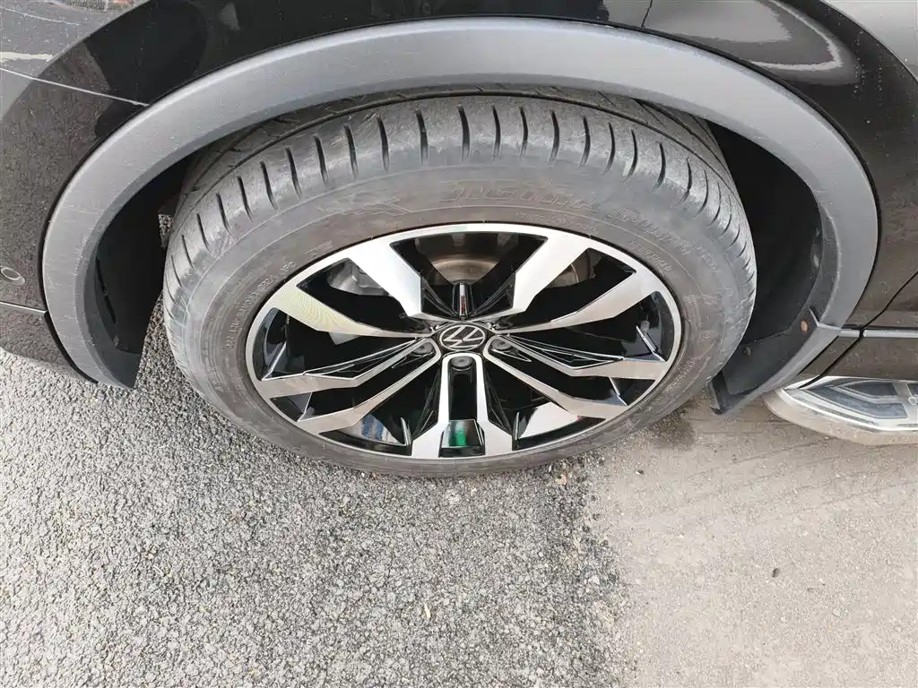 Volkswagen Tiguan L 2021 330TSI Automatic 2WD R-Line Premium фото 29