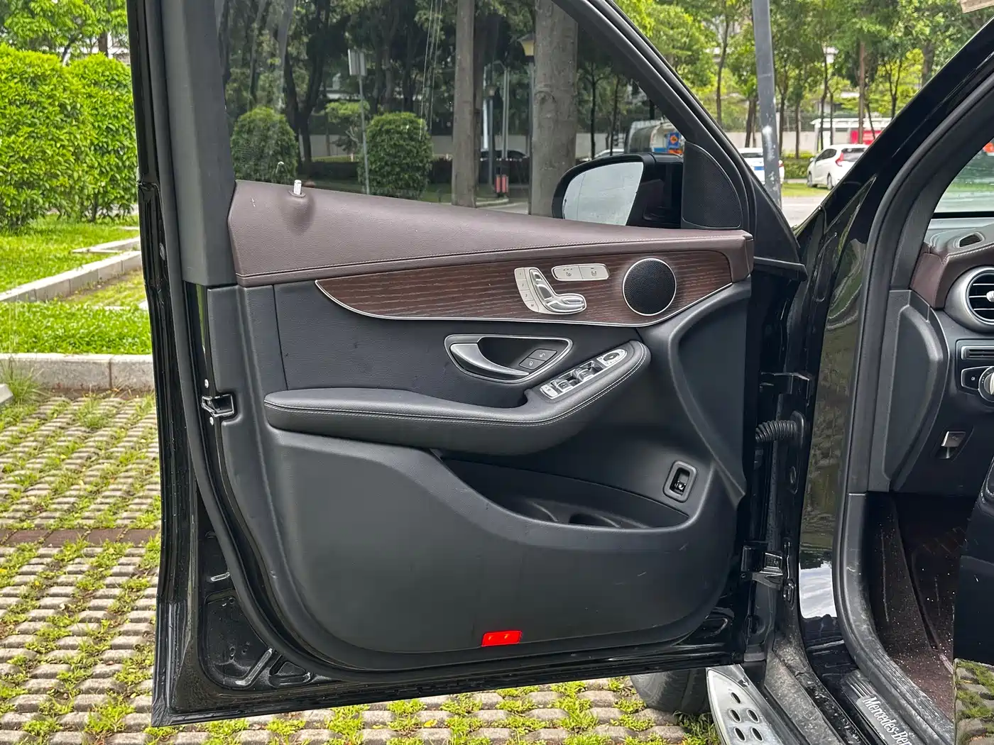 Mercedes-Benz GLC 2022 Facelift GLC 300 L 4MATIC Dynamic Collector's Edition фото 8