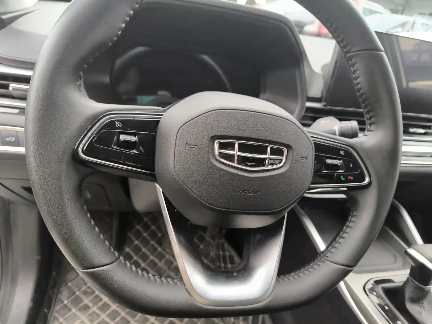 Фото 6 - Geely Emgrand