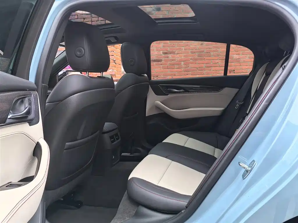Cadillac CT5 2025 Model 28T Track Performance Edition фото 11