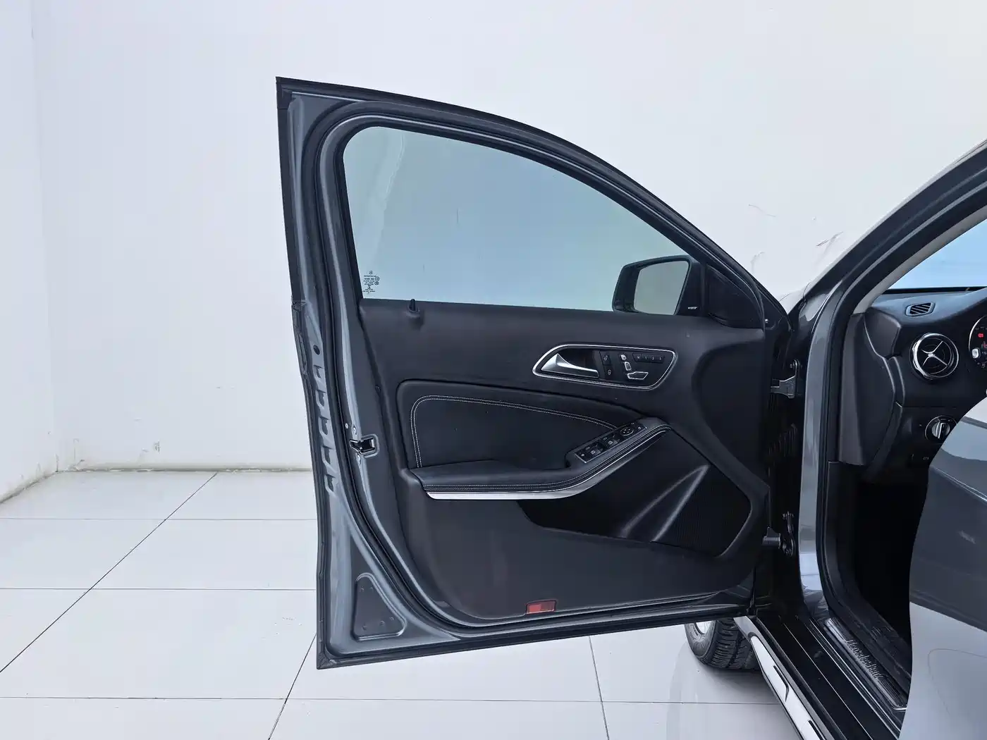 Mercedes-Benz GLA 2018 GLA 200 Dynamic фото 21