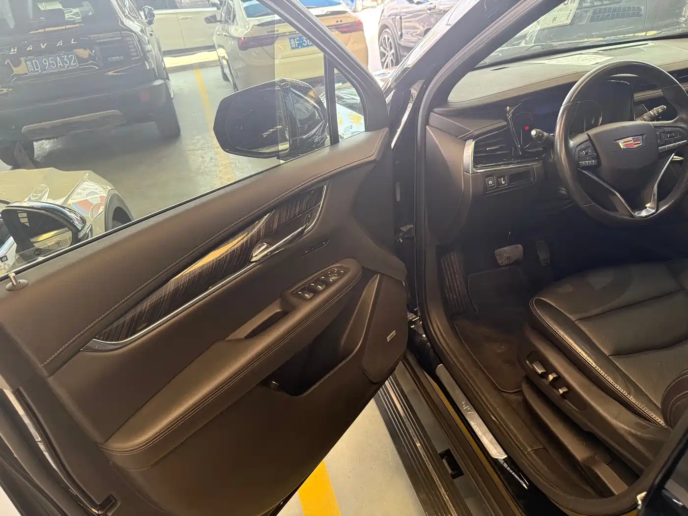 Cadillac XT6 2020 28T 6-Seater 4WD Luxury Model фото 7