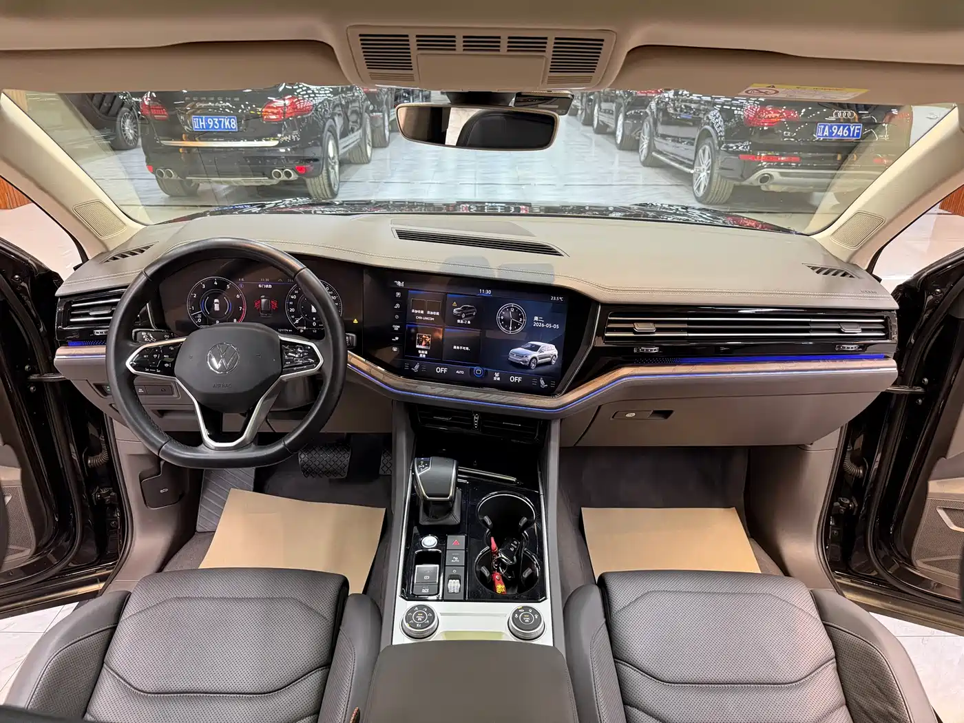 VOLKSWAGEN TOUAREG