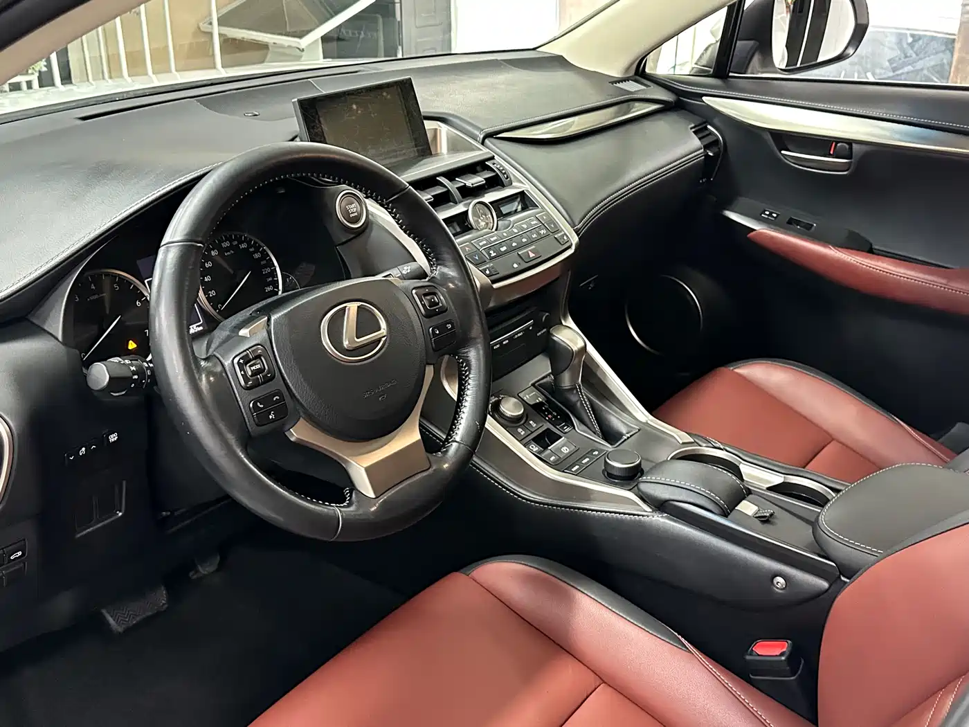Lexus NX 2016 200 AWD F Sport фото 16
