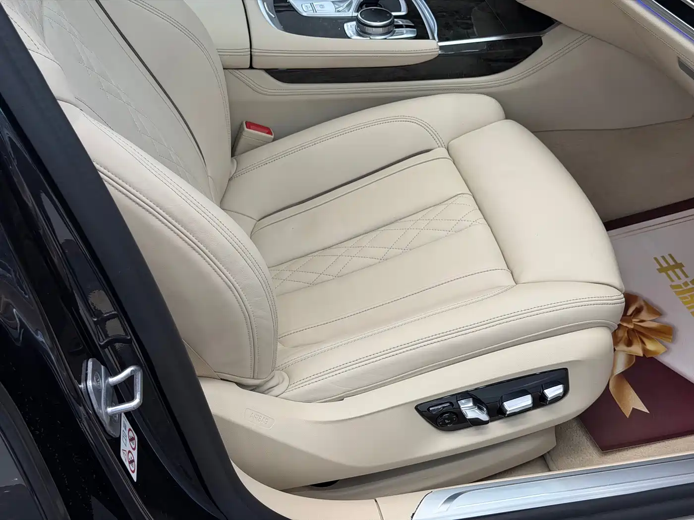 BMW 7 Series, миниатюра 7