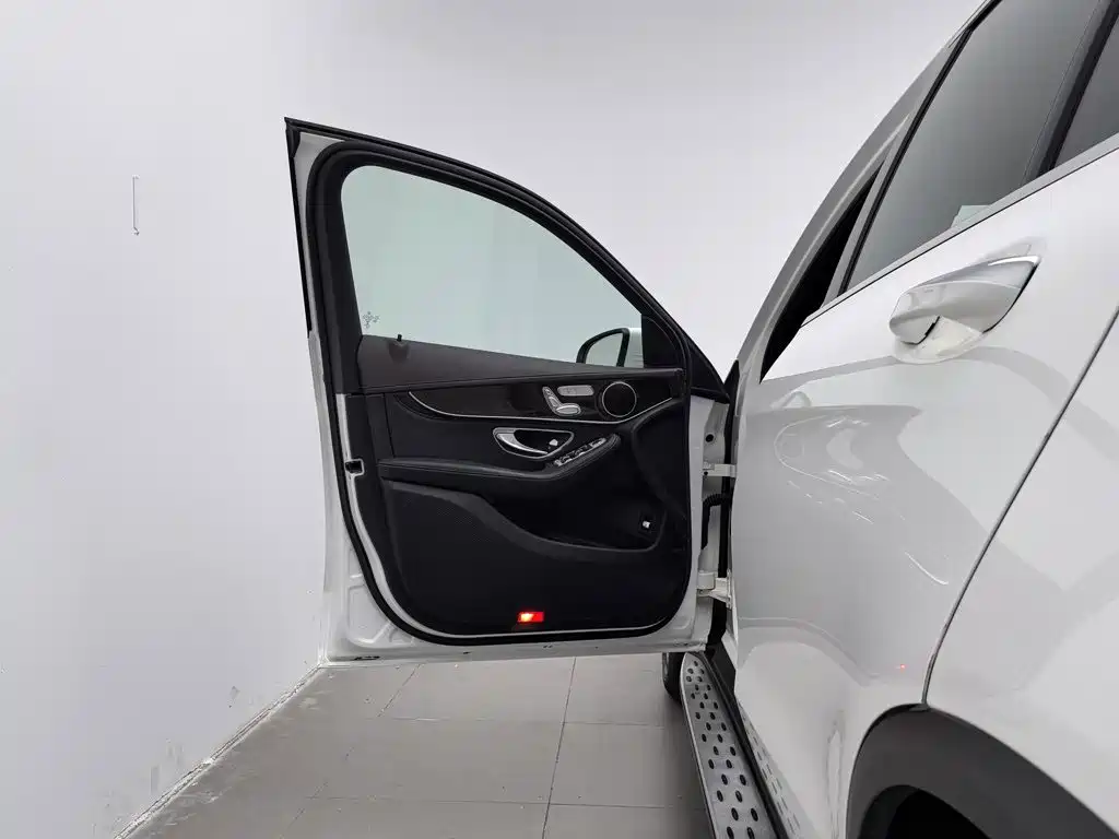 Mercedes-Benz GLC 2016 2016 GLC 260 4MATIC Luxury