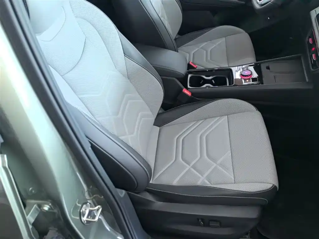 Volkswagen Tayron 2025 Tayron L 380TSI 4WD Luxury фото 25