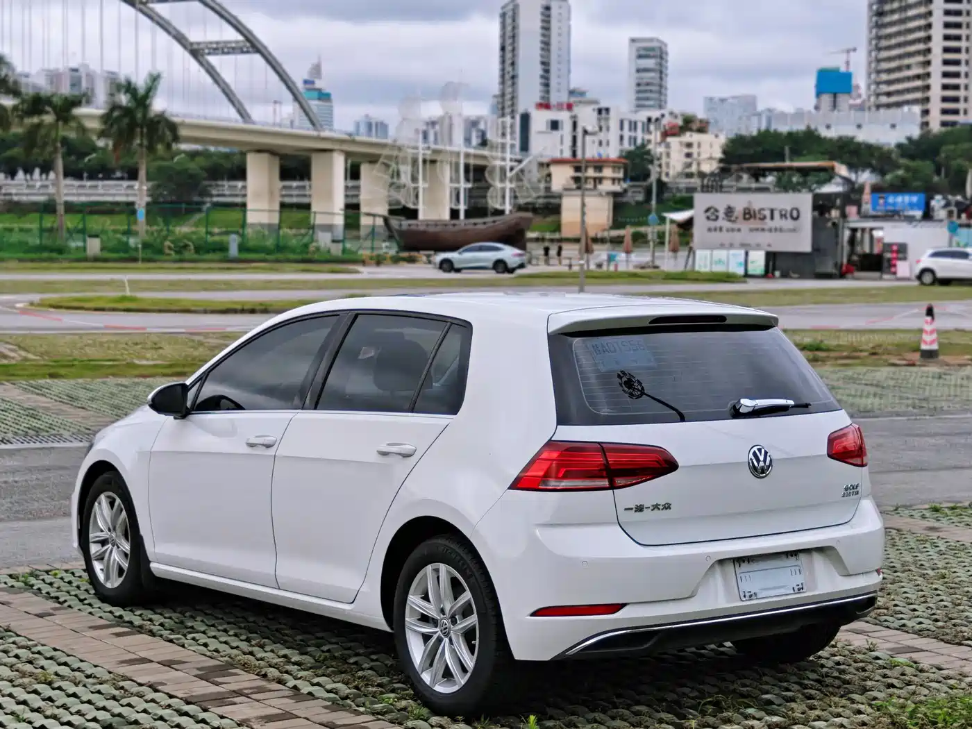Volkswagen Golf 2018 230TSI Automatic Comfort фото 6