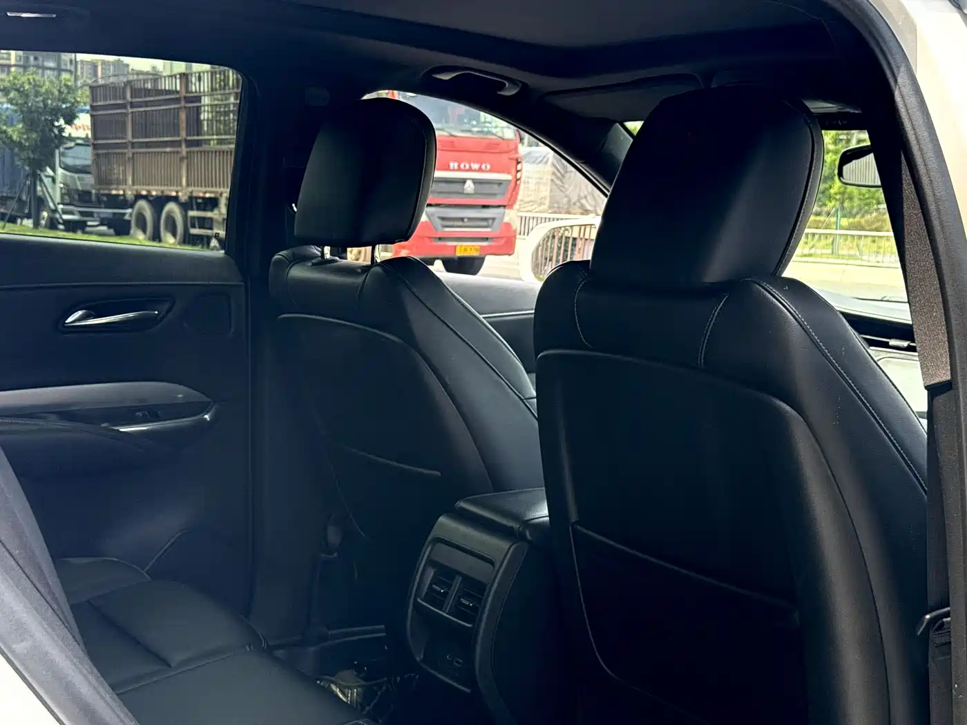 Cadillac XT4 2018 28T FWD Leading Edition фото 10