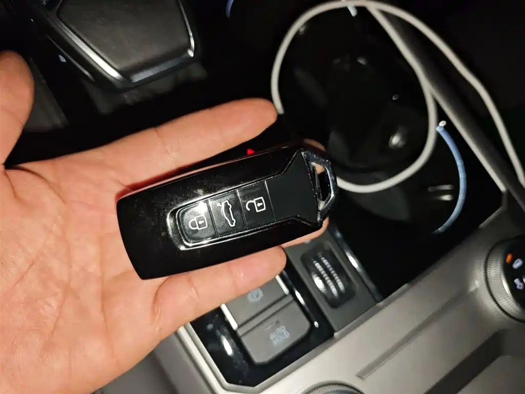 Volkswagen Touareg 2023 2.0TSI R-Line Edition фото 12