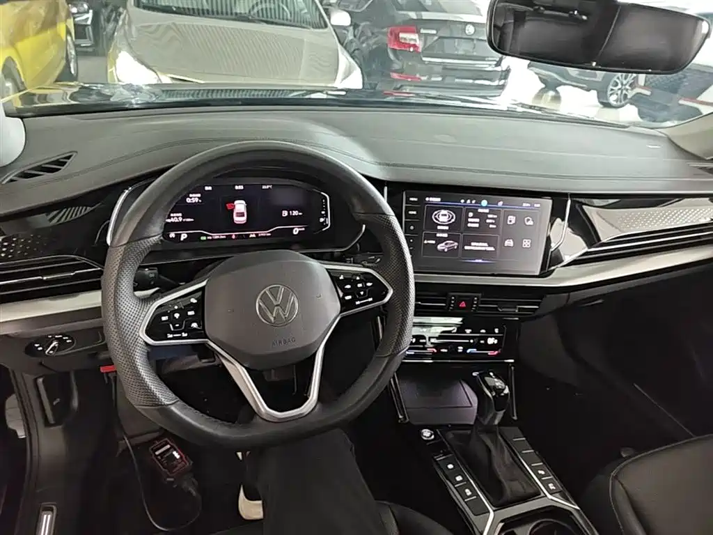 Volkswagen Passat 2023 Facelift 330TSI Starlight Luxury Edition фото 10