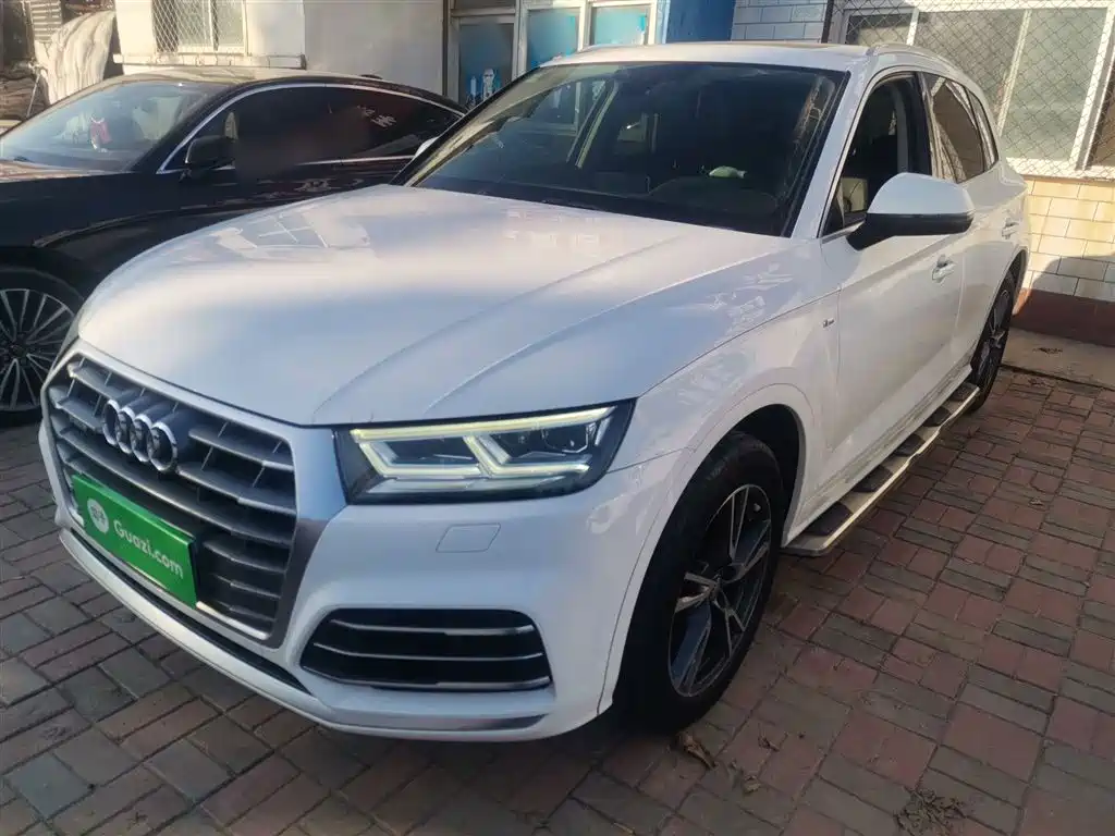 Audi Q5L 2020 Facelift 40 TFSI Honor Fashion фото 2