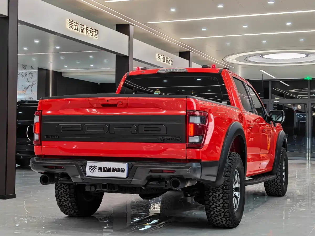 FORD F-150 RAPTOR