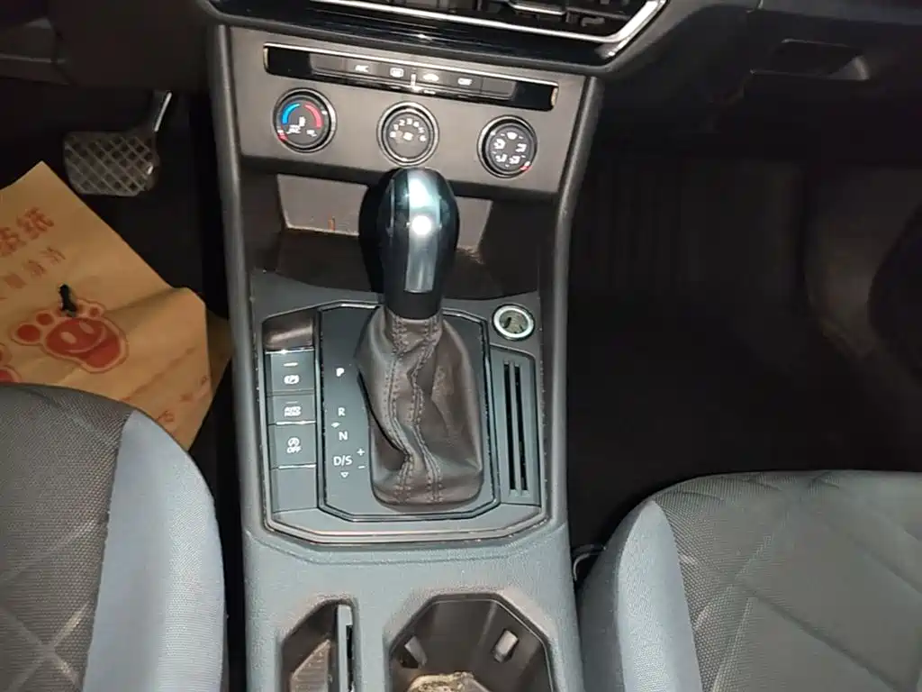 Volkswagen Lavida 2023 Facelift 1.5L Auto Comfort Edition фото 14