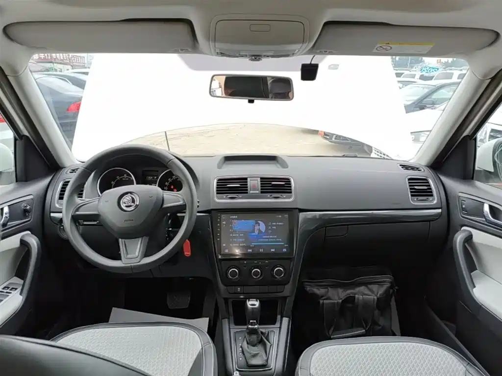 Škoda Yeti 2017 TSI280 DSG Advance фото 10