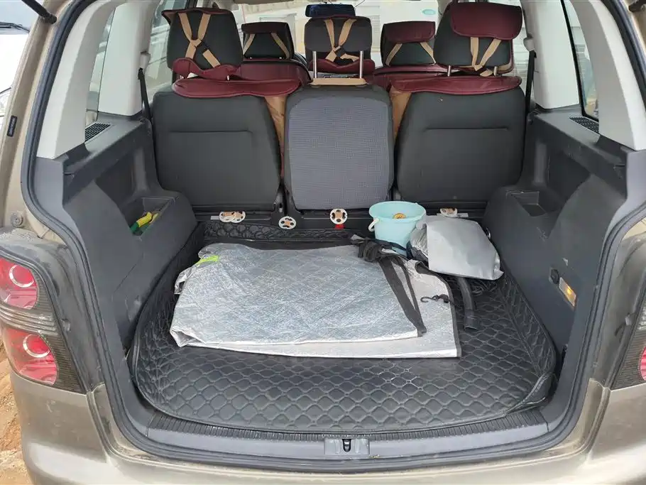 Volkswagen Touran 2015 1.4T Manual Trend Edition 5-seater фото 4