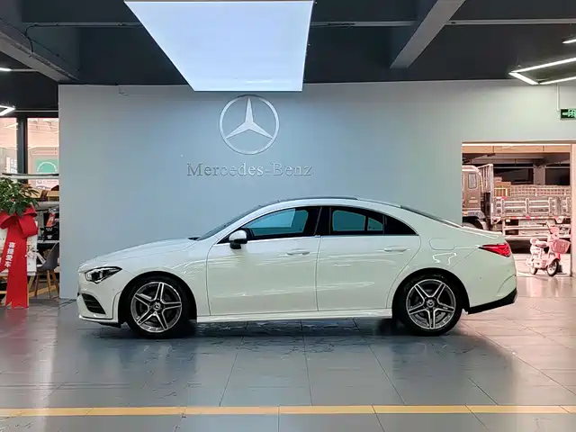 Mercedes-Benz CLA (Import) 2021 CLA 200 — фото 4