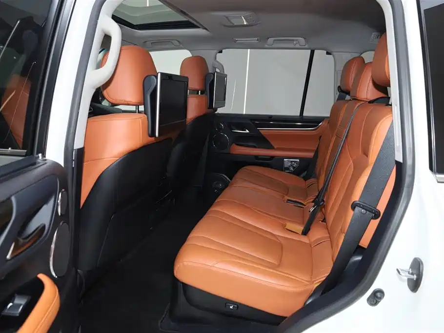 Lexus LX 2017 570 Peak Special Limited Edition фото 25