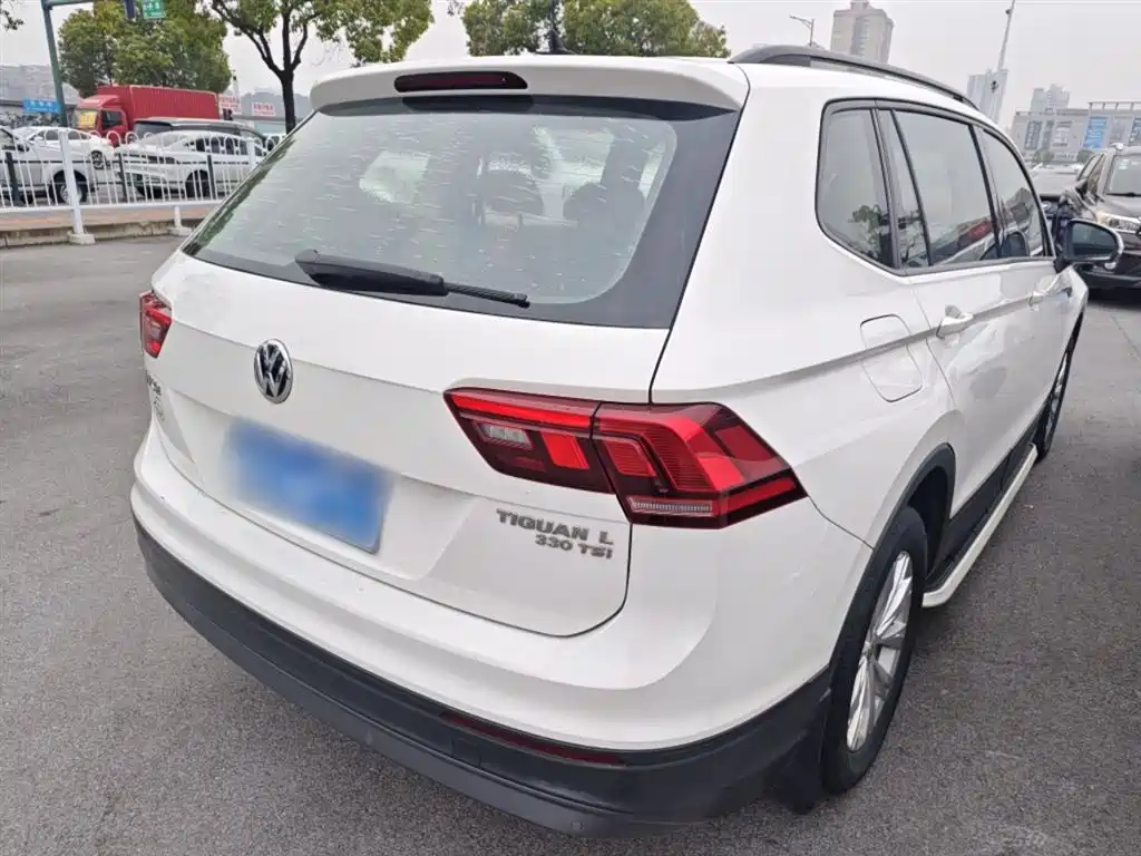 Volkswagen Tiguan L 2018 Facelift 330TSI Automatic 2WD Trend Edition фото 6