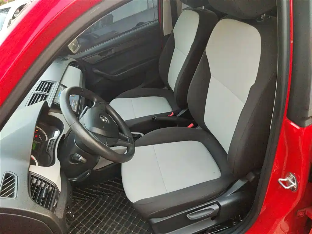 Škoda Fabia 2017 1.4L Auto Car Enjoy Edition фото 12
