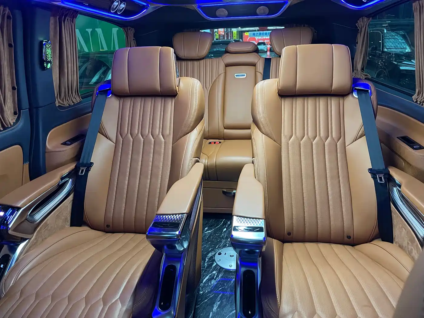 Mercedes-Benz Vito 2023 2.0T Elite 7-Seater фото 20