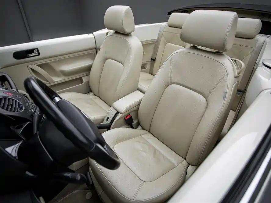 Volkswagen Beetle 2009 2.0 AT Top Convertible фото 12