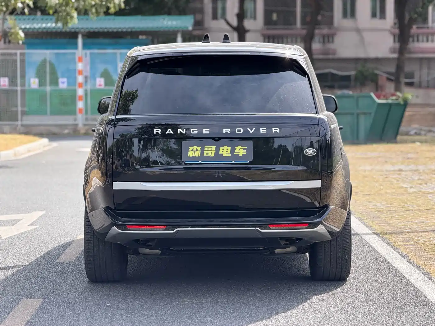 Land Rover Range Rover 2024 3.0 L6 400PS Genesis Extended фото 5