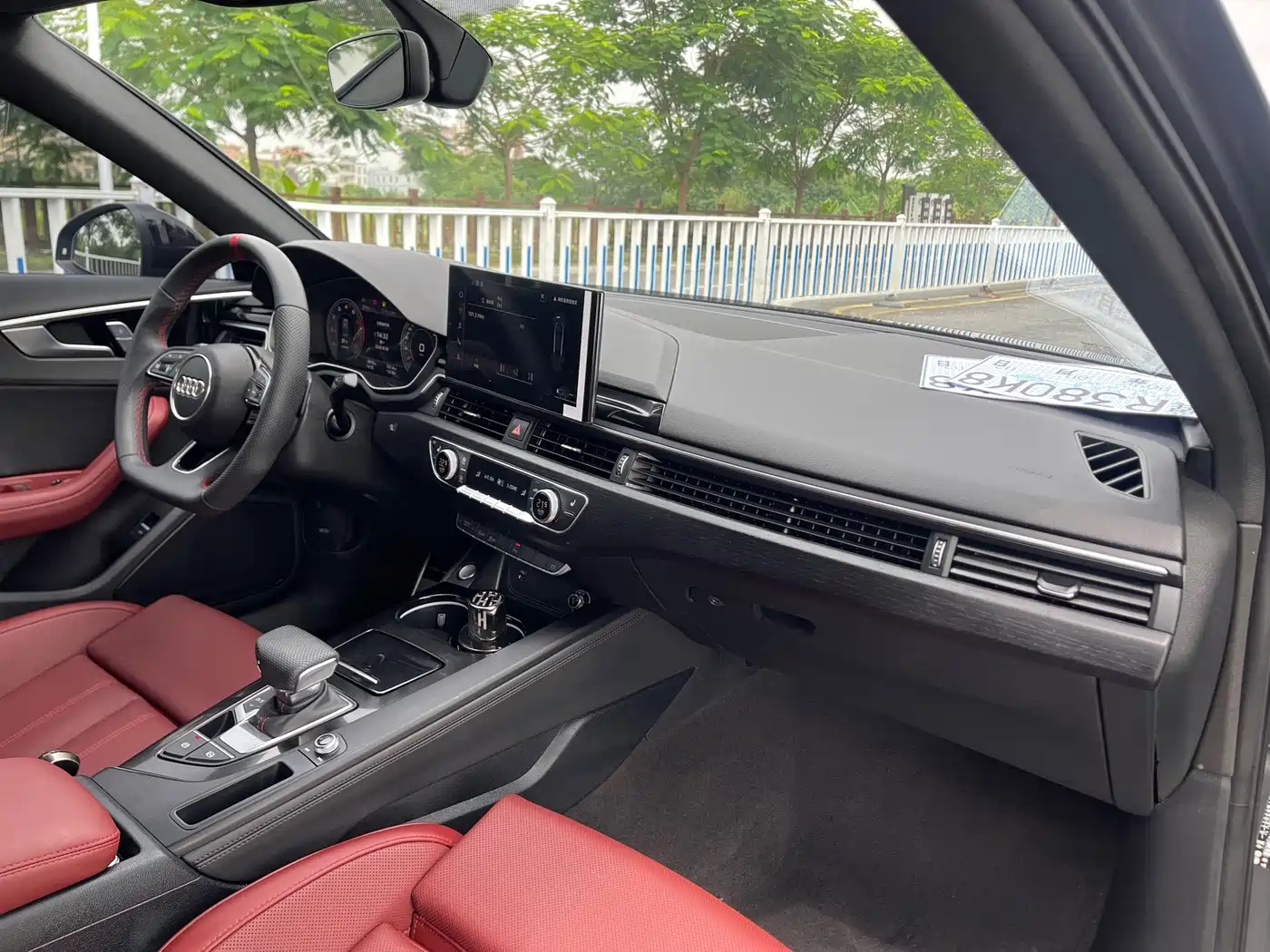 Audi A4L 2025 2025 2 Million Celebration Edition 40 TFSI Luxury Dynamic