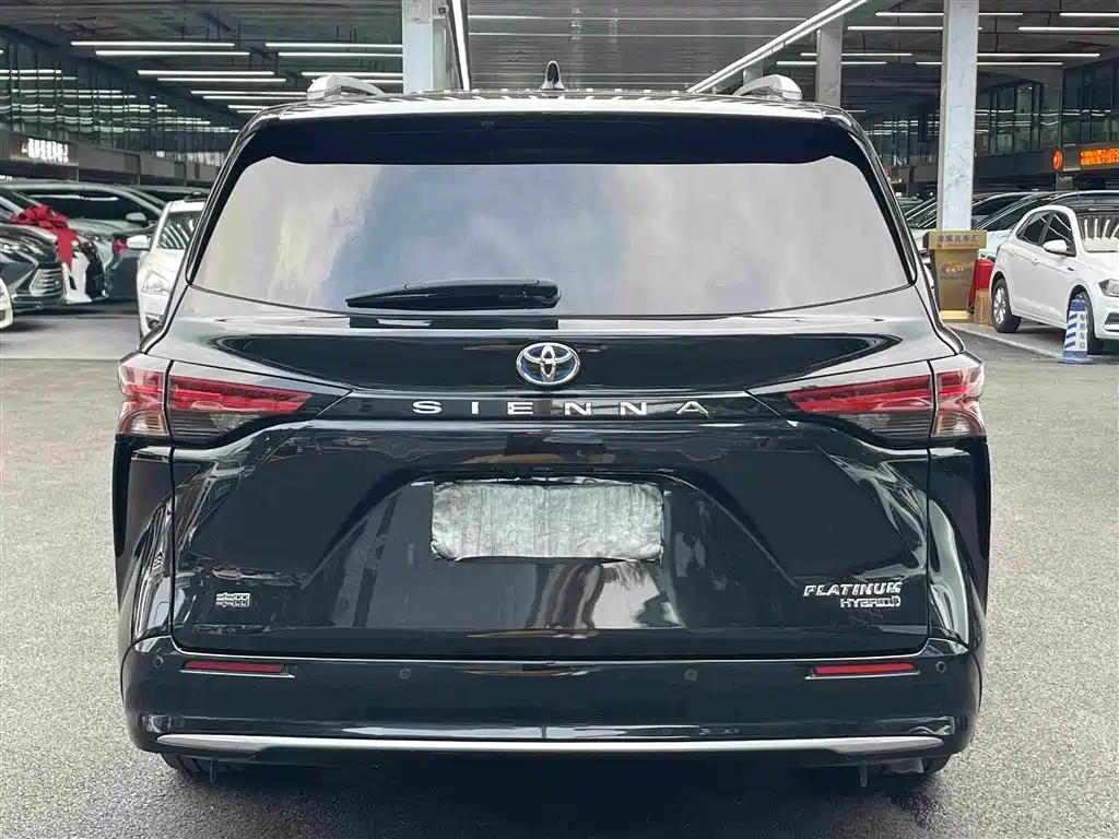 Фото 6 - Toyota Sienna