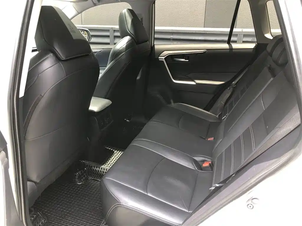 Toyota Wildlander 2020 2.0L CVT AWD Luxury Edition фото 9