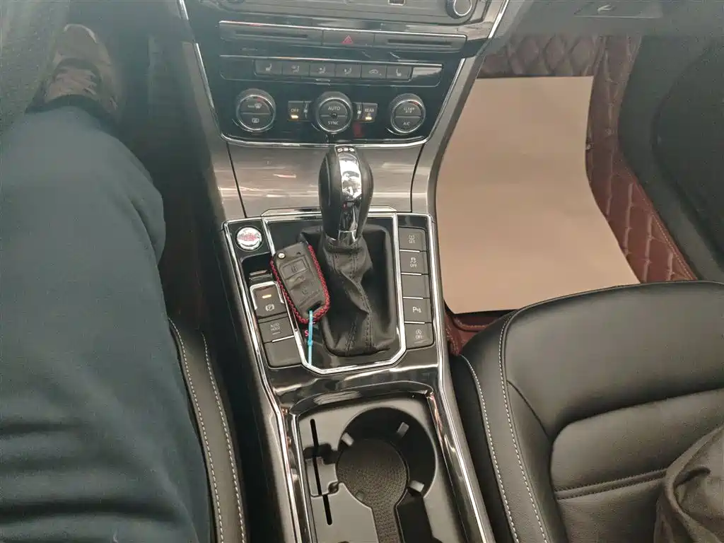 Volkswagen Passat 2017 330TSI DSG Prestige фото 14