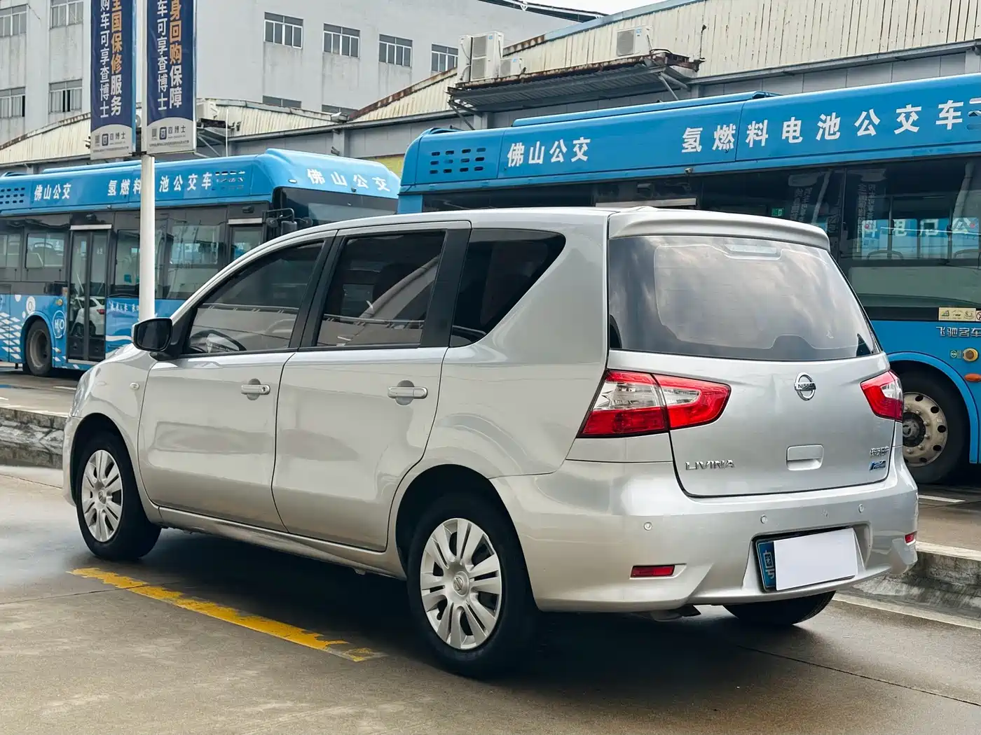 Nissan Livina 2015 2013 1.6XE CVT Comfort
