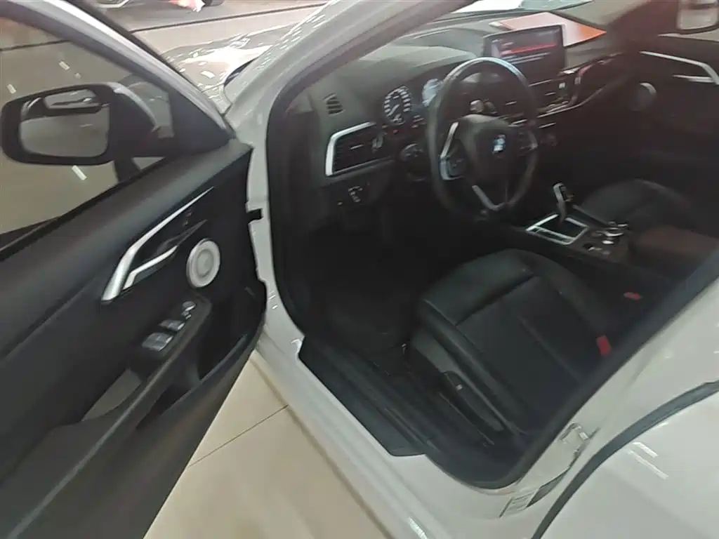 BMW 1-SERIES