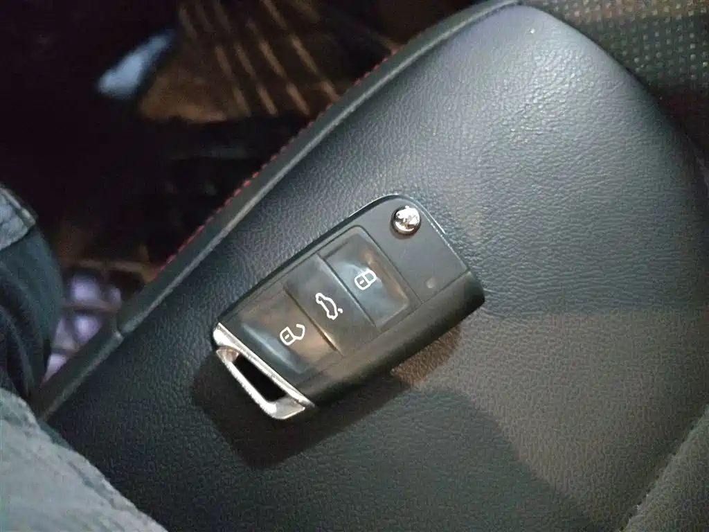 Volkswagen Tayron 2021 330TSI 2WD Luxury Smart Connect Edition фото 21